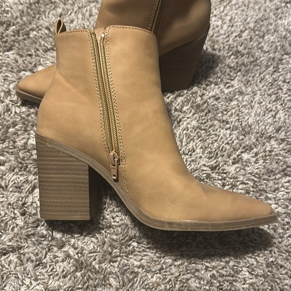 Universal Thread Western Bootie - Picture 3 of 4